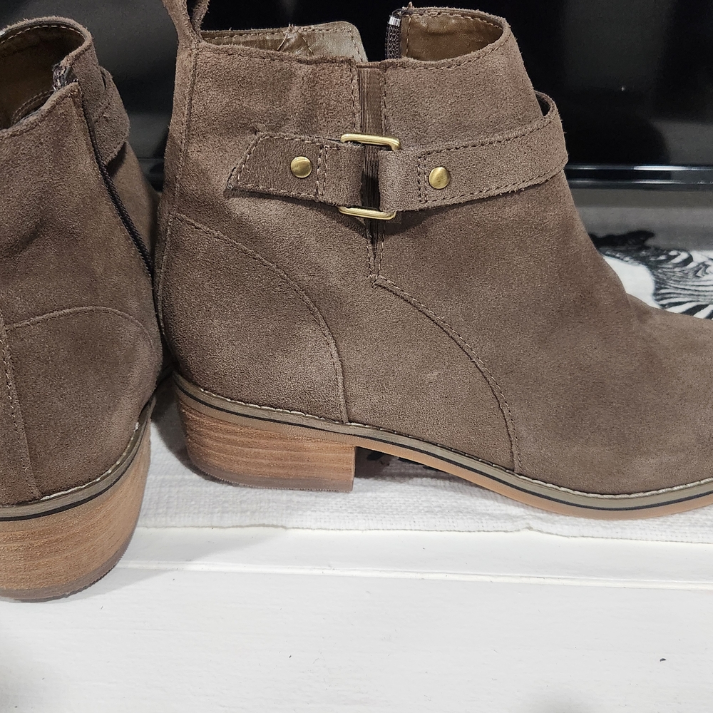 *NEW* BLONDO LUCA Suede Ankle Boots 8.5
